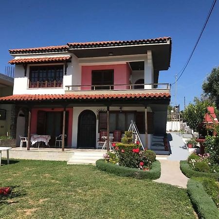 Great First Floor Appartment With View Nea Kallikrateia Exterior photo