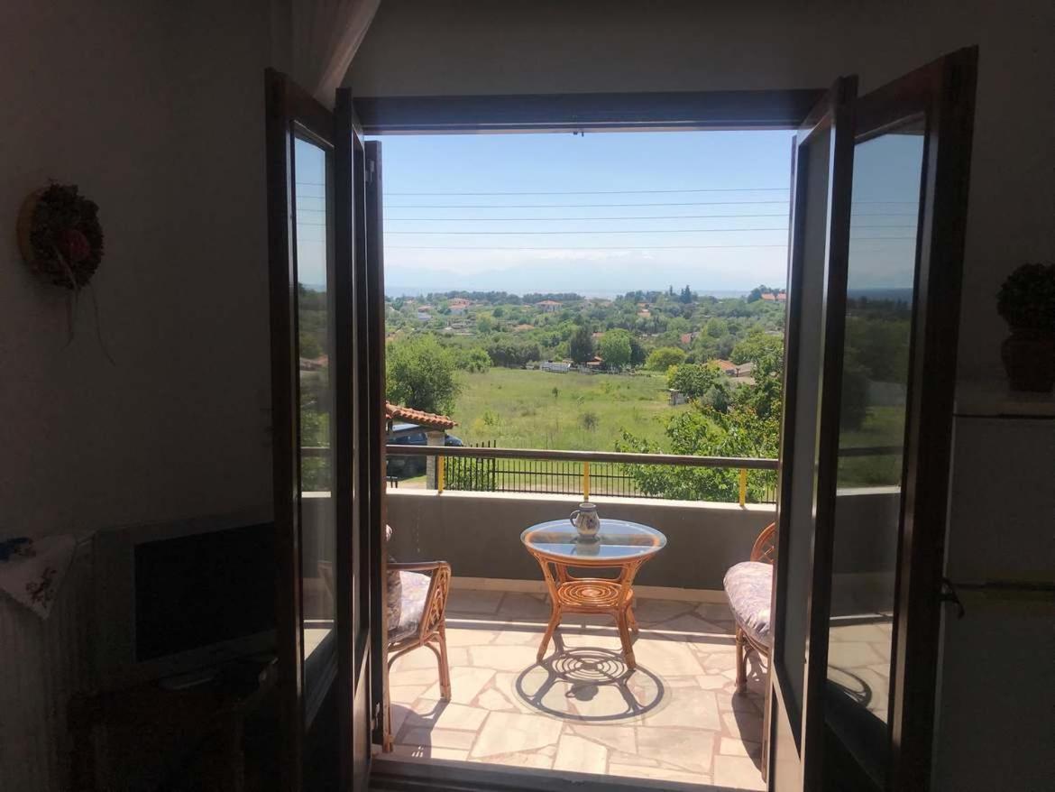 Great First Floor Appartment With View Nea Kallikrateia Exterior photo