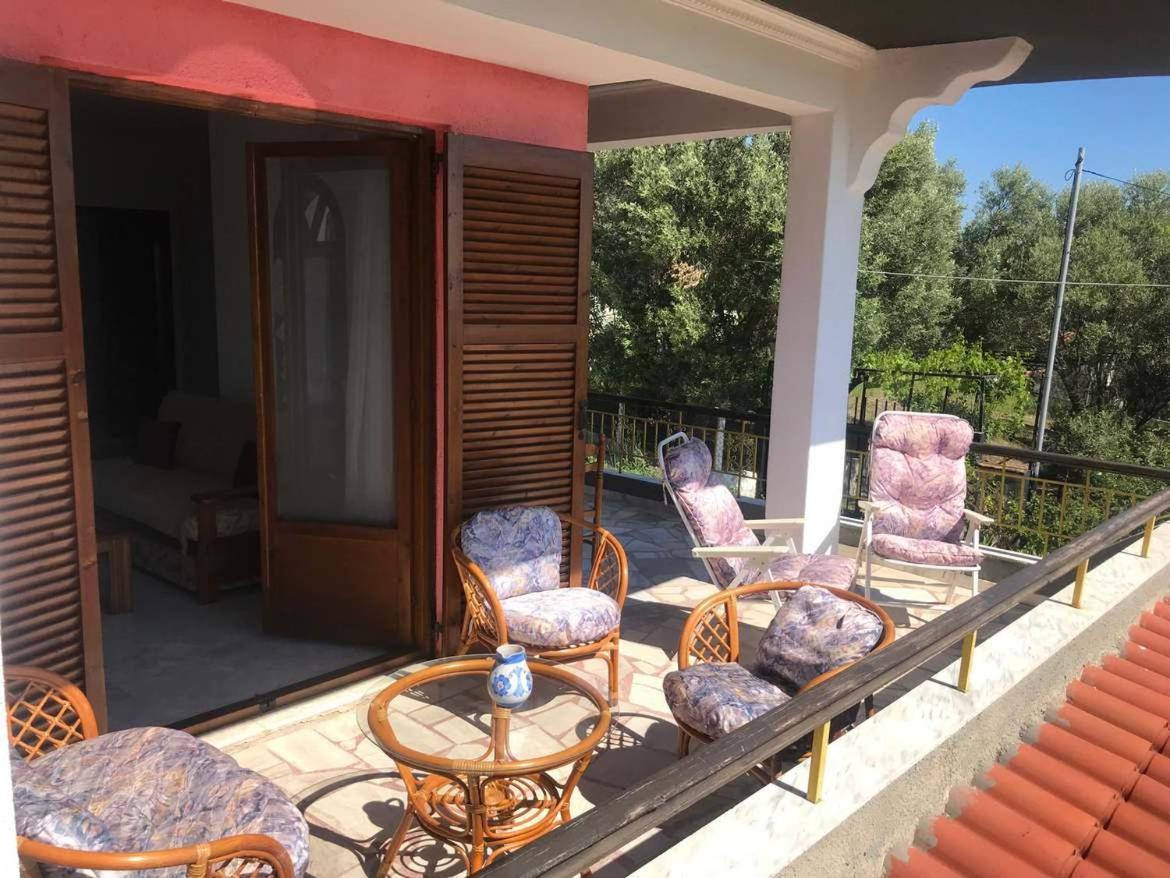 Great First Floor Appartment With View Nea Kallikrateia Exterior photo